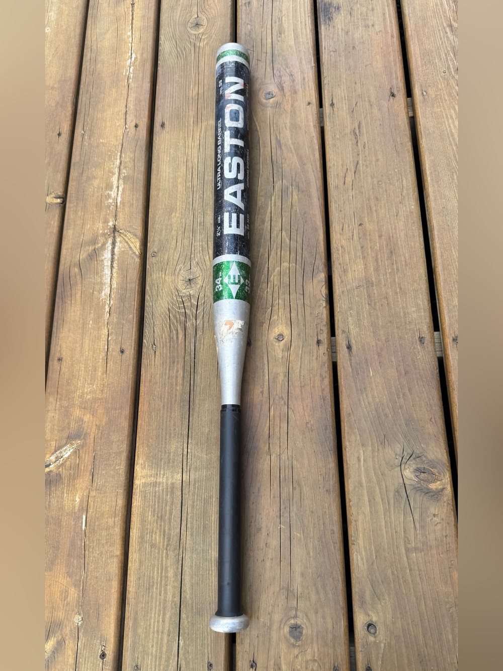 Easton BLACK MAX 34in 33oz Softball Bat  S9 3433 2 1/4 dia. Ultra long barrel